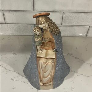 Hummel  vintage Madonna Mother and Child Sculpture 11 1/2 inches